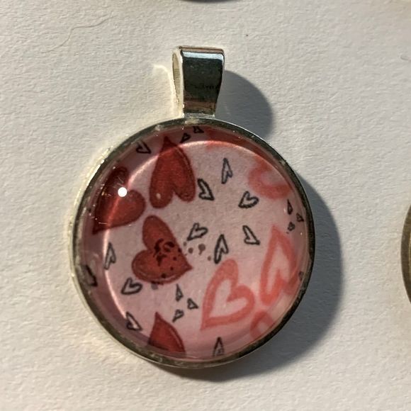 Hearts a flutter-pink pendant on vegan leather cord - Picture 2 of 2